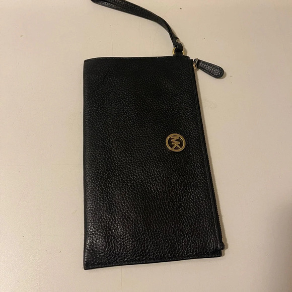 MICHAEL KORS Fulton Solid Black
Leather Zip Clutch Wristlet EUC - Picture 14 of 14